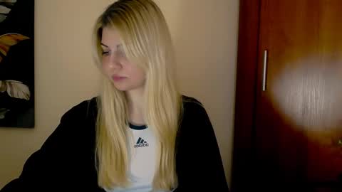 Alexya online show from January 25, 12:37 pm