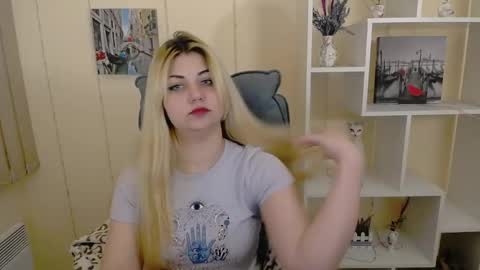 Alexya online show from February 9, 11:15 pm