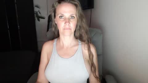 Snapshot of love_on_ chatting on September 14, 1:27 am LoVe On  online show from September 14, 1:27 am