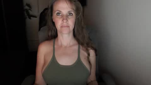 Snapshot of love_on_ chatting on October 7, 1:25 am LoVe On  online show from October 7, 1:25 am