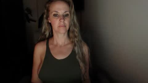 LoVe On  online show from November 27, 12:29 pm