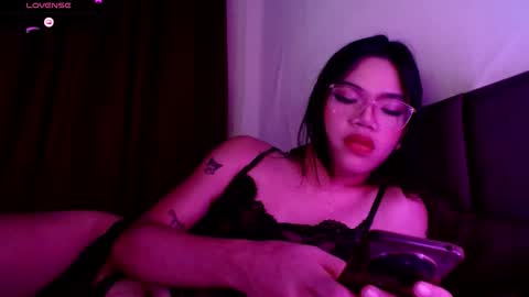 Snapshot of love_seren chatting on October 2, 12:23 pm Seren online show from October 2, 12:23 pm