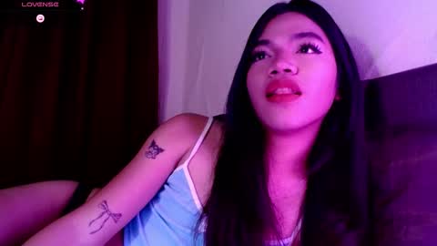 Snapshot of love_seren chatting on October 3, 10:56 am Seren online show from October 3, 10:56 am