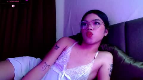 Snapshot of love_seren chatting on October 5, 12:47 pm Seren online show from October 5, 12:47 pm
