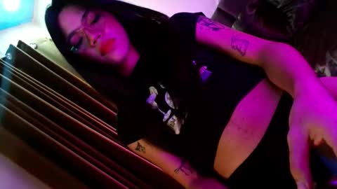 Snapshot of love_seren chatting on November 3, 11:33 am Seren online show from November 3, 11:33 am