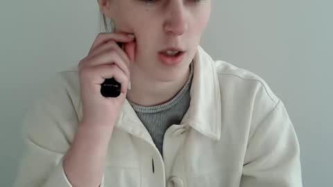 Vivian online show from November 5, 2:17 pm