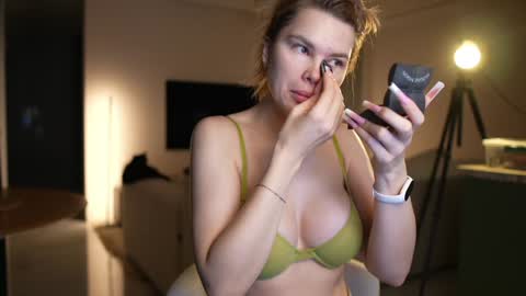 love you to123 online show from November 28, 4:48 am