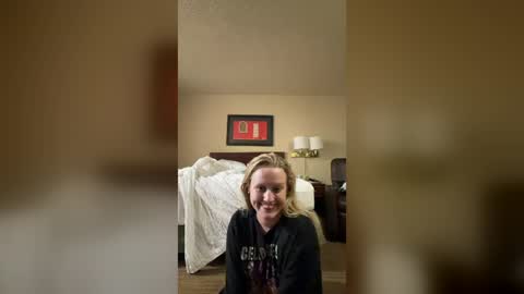 loveclaireelise online show from August 7, 11:23 am