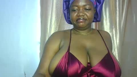 Snapshot of lovecumsluttie chatting on April 8, 3:01 pm mila online show from April 8, 3:01 pm