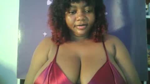Snapshot of lovecumsluttie chatting on April 17, 10:07 am mila online show from April 17, 10:07 am