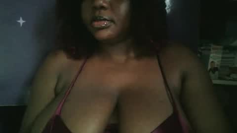 Snapshot of lovecumsluttie chatting on April 18, 4:55 pm mila online show from April 18, 4:55 pm