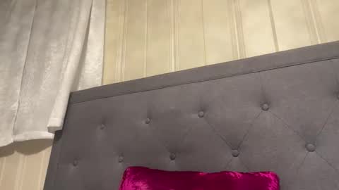 loved19 online show from November 8, 1:28 am