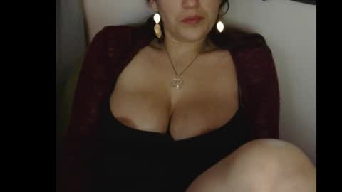 Ashley and Leon online show from November 4, 8:46 am