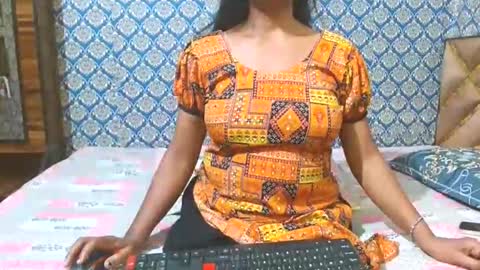 Snapshot of lovefunnitya chatting on October 21, 3:35 pm Divya online show from October 21, 3:35 pm