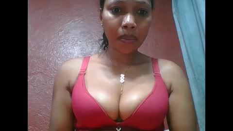 Snapshot of loveinlife750427 chatting on October 2, 5:31 pm loveinlife750427 online show from October 2, 5:31 pm