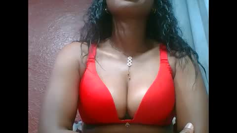 Snapshot of loveinlife750427 chatting on October 7, 5:37 am loveinlife750427 online show from October 7, 5:37 am