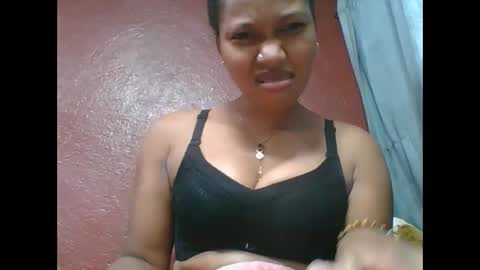 Snapshot of loveinlife750427 chatting on October 7, 6:38 pm loveinlife750427 online show from October 7, 6:38 pm