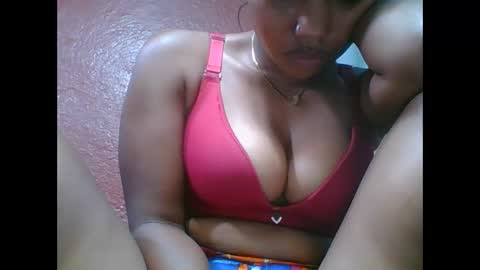 Snapshot of loveinlife750427 chatting on October 9, 8:12 am loveinlife750427 online show from October 9, 8:12 am