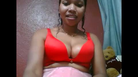 Snapshot of loveinlife750427 chatting on October 12, 6:34 am loveinlife750427 online show from October 12, 6:34 am