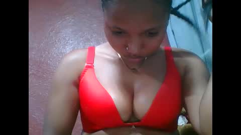 Snapshot of loveinlife750427 chatting on October 13, 5:35 pm loveinlife750427 online show from October 13, 5:35 pm