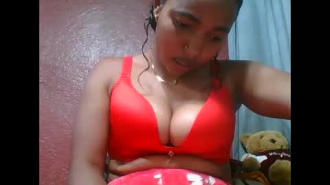 Snapshot of loveinlife750427 chatting on October 15, 6:46 am loveinlife750427 online show from October 15, 6:46 am