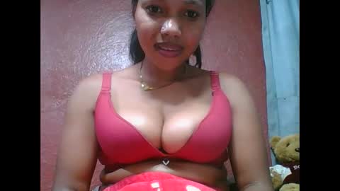 Snapshot of loveinlife750427 chatting on October 17, 10:51 am loveinlife750427 online show from October 17, 10:51 am