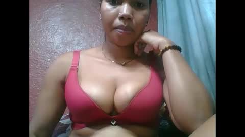 Snapshot of loveinlife750427 chatting on October 19, 10:38 am loveinlife750427 online show from October 19, 10:38 am