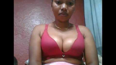 Snapshot of loveinlife750427 chatting on November 14, 5:39 am loveinlife750427 online show from November 14, 5:39 am