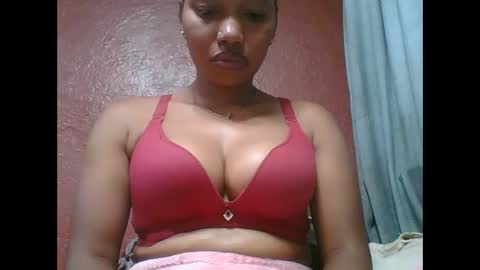 Snapshot of loveinlife750427 chatting on November 16, 4:40 am loveinlife750427 online show from November 16, 4:40 am