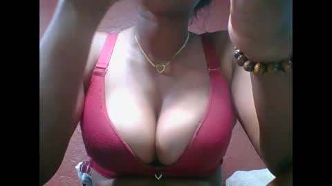 Snapshot of loveinlife750427 chatting on November 18, 8:41 am loveinlife750427 online show from November 18, 8:41 am