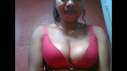 Snapshot of loveinlife750427 chatting on November 21, 6:34 am loveinlife750427 online show from November 21, 6:34 am