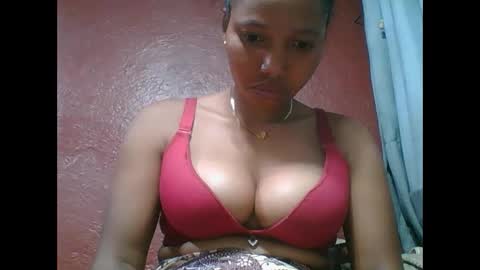 Snapshot of loveinlife750427 chatting on November 23, 10:59 am loveinlife750427 online show from November 23, 10:59 am