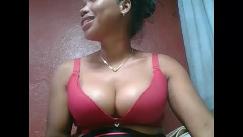 Snapshot of loveinlife750427 chatting on November 25, 7:08 am loveinlife750427 online show from November 25, 7:08 am