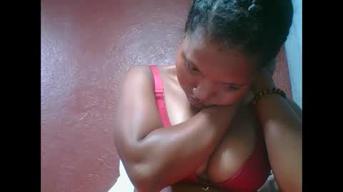 Snapshot of loveinlife750427 chatting on November 25, 7:14 pm loveinlife750427 online show from November 25, 7:14 pm