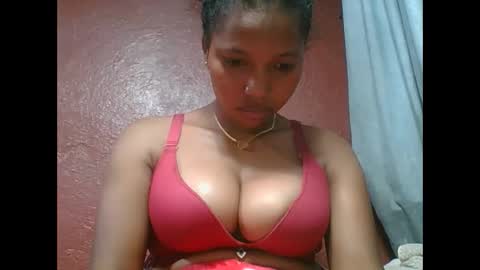 Snapshot of loveinlife750427 chatting on November 26, 7:20 am loveinlife750427 online show from November 26, 7:20 am