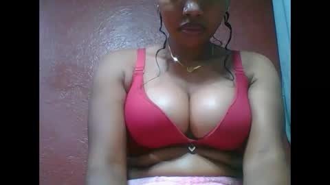 Snapshot of loveinlife750427 chatting on November 27, 5:42 am loveinlife750427 online show from November 27, 5:42 am