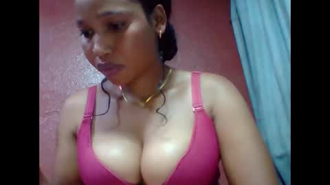 Snapshot of loveinlife750427 chatting on November 28, 7:55 am loveinlife750427 online show from November 28, 7:55 am