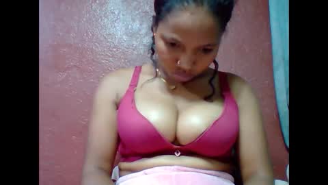 Snapshot of loveinlife750427 chatting on November 28, 8:00 pm loveinlife750427 online show from November 28, 8:00 pm