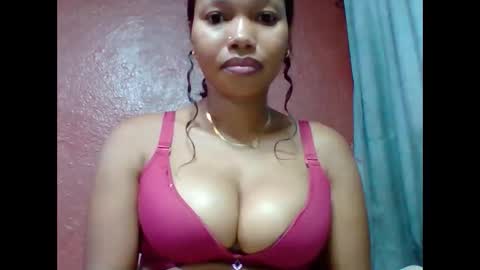 Snapshot of loveinlife750427 chatting on November 29, 11:13 am loveinlife750427 online show from November 29, 11:13 am