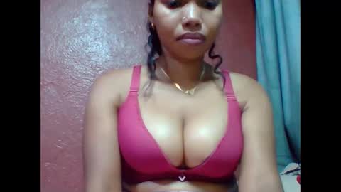 Snapshot of loveinlife750427 chatting on November 30, 3:32 am loveinlife750427 online show from November 30, 3:32 am