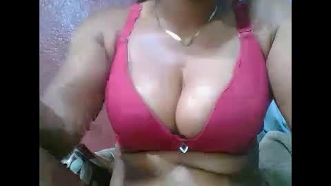 loveinlife750427 online show from January 9, 8:10 pm