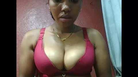 loveinlife750427 online show from February 13, 3:02 am