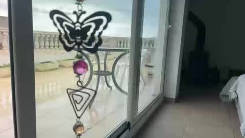 Loveisperfect online show from November 8, 9:31 am