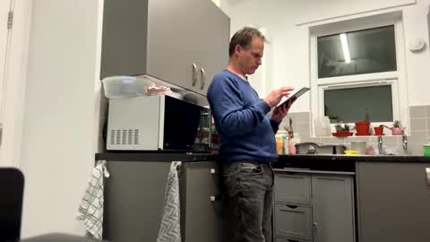 Snapshot of loveit23456 chatting on March 29, 12:43 am getnaked123 online show from March 29, 12:43 am