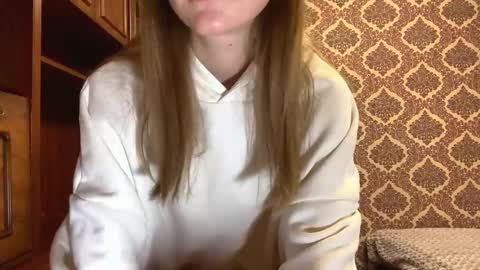 Ella online show from November 9, 6:12 am