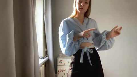 Ella online show from November 11, 6:24 am