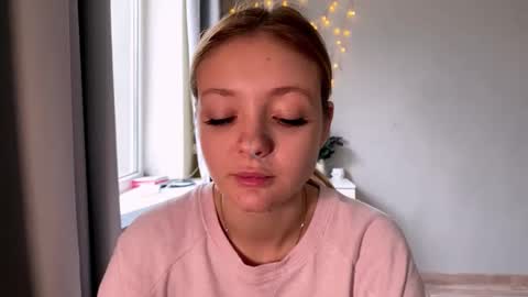 Ella online show from December 23, 6:22 am