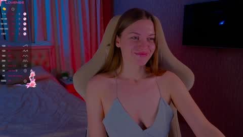 Laura online show from December 9, 1:34 pm