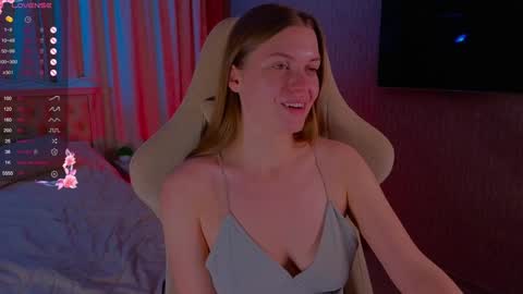 Laura online show from December 9, 4:37 pm