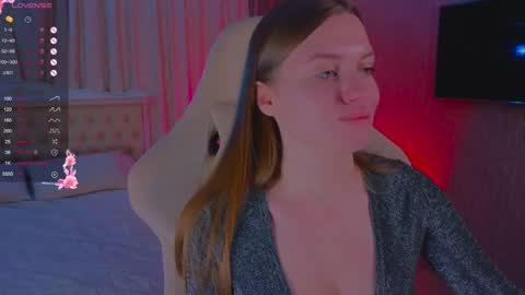 Laura online show from December 10, 1:55 pm